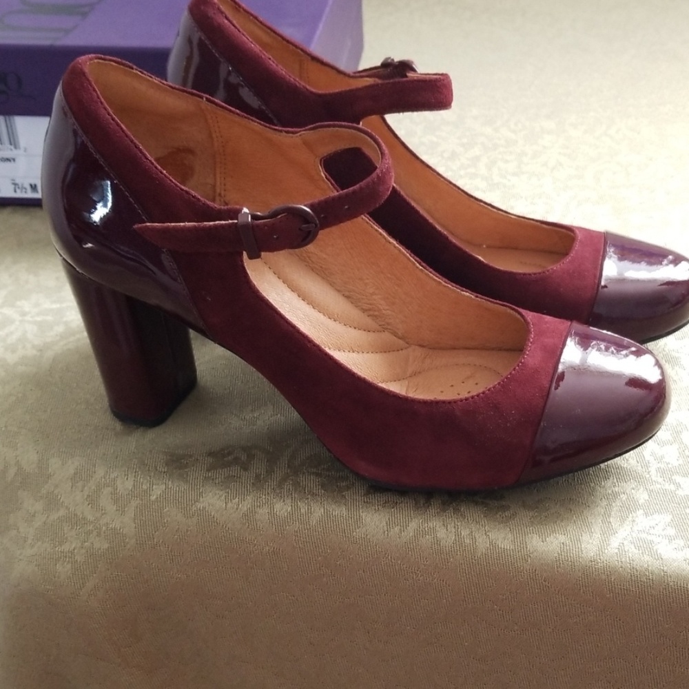 NIB clarks loyal peony 7.5 burgndy mary jane heels - Picture 2 of 4